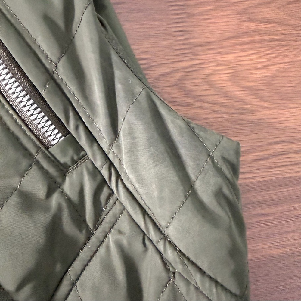 Athleta Women Teton Green Quilted Flurry Vest S RN 54023 Gorpcore Athleisure - Picture 11 of 12